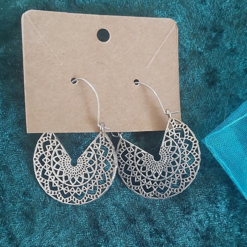 Elegant Silver Filigree Earrings